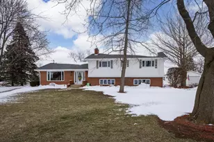 2414 W Avalon Rd, Janesville, WI 53546 - Photo 3