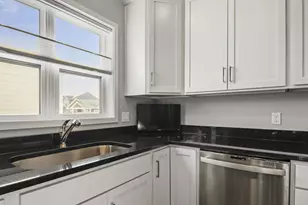 2812 Frisee Dr, Fitchburg, WI 53711 - Photo 9