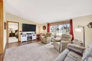 204 Westcott St, Pardeeville, WI 53954 - Photo 5