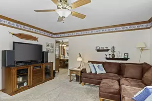 E10471 Pine Cir, Prairie Du Sac, WI 53578 - Photo 11