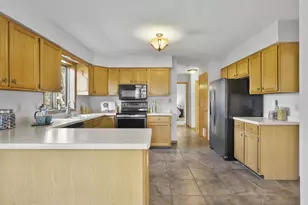 718 Mellum Dr, Stoughton, WI 53589 - Photo 17