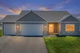 3810 N Woodbury Ln, Janesville, WI 53545 - Photo 1