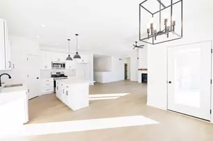 3810 N Woodbury Ln, Janesville, WI 53545 - Photo 9