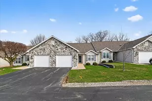 185 N Musket Ridge Dr, Sun Prairie, WI 53590 - Photo 5