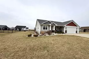 441 Hickory St, Janesville, WI 53536 - Photo 3