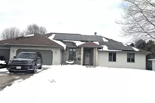 720 Waveland Rd, Janesville, WI 53548 - Photo 1