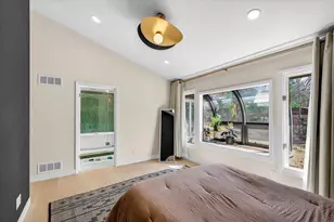 5117 Lake Mendota Dr, Madison, WI 53705 - Photo 23