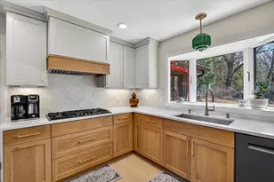 5117 Lake Mendota Dr, Madison, WI 53705 - Photo 13