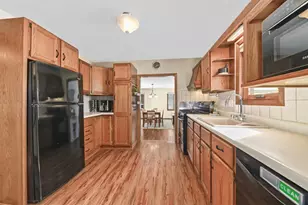 2604 N 112th St, Wauwatosa, WI 53226 - Photo 3