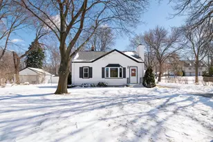 2604 N 112th St, Wauwatosa, WI 53226 - Photo 23