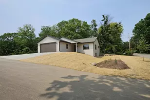 915 Sutherland Ave, Janesville, WI 53545 - Photo 21