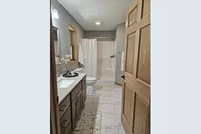 915 Suthrland Avenue, Janesville, WI 53545 - Photo 9