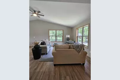 915 Suthrland Avenue, Janesville, WI 53545 - Photo 7