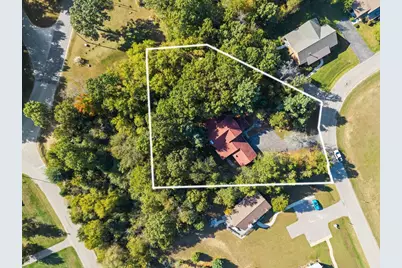 237 Oakbrook Drive, Wisconsin Dells, WI 53965 - Photo 5