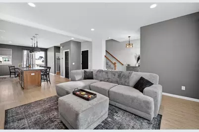 828 Shadowwood Trail, Sun Prairie, WI 53590 - Photo 5