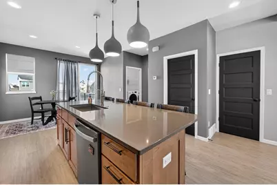 828 Shadowwood Trail, Sun Prairie, WI 53590 - Photo 9