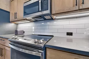 828 Shadowwood Trl, Sun Prairie, WI 53590 - Photo 11