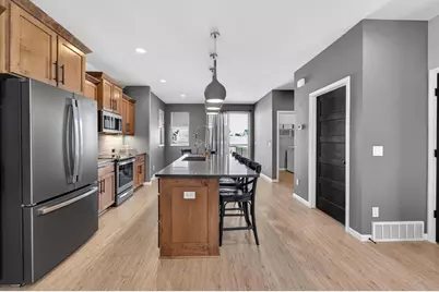 828 Shadowwood Trail, Sun Prairie, WI 53590 - Photo 7