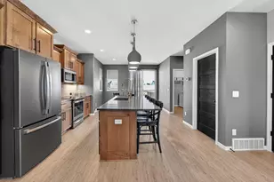 828 Shadowwood Trl, Sun Prairie, WI 53590 - Photo 7