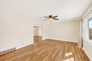 709 Hamilton St, Mount Horeb, WI 53572 - Photo 3