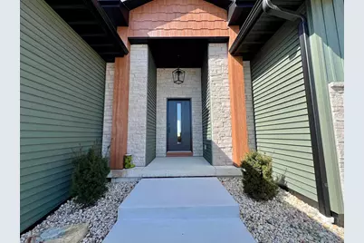 1813 Arbor Ridge Way, Janesville, WI 53548 - Photo 5