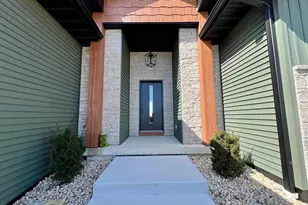 1813 Arbor Ridge Way, Janesville, WI 53548 - Photo 5