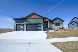 1813 Arbor Ridge Way, Janesville, WI 53548 - Photo 3