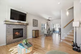 7162 Belle Fontaine Blvd, Middleton, WI 53562 - Photo 3