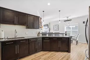 7162 Belle Fontaine Blvd, Middleton, WI 53562 - Photo 11