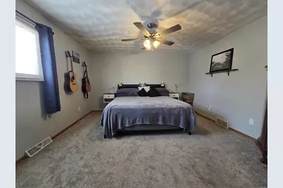 304 Breezy Point Drive, Pardeeville, WI 53954 - Photo 15