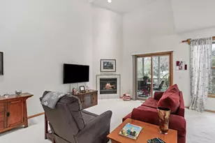 3343 N Stone Creek Cir, Madison, WI 53719 - Photo 5