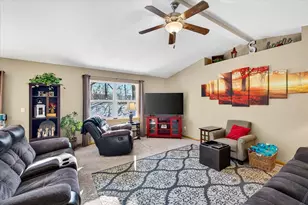 1351 Cumberland Dr, Edgerton, WI 53534 - Photo 9