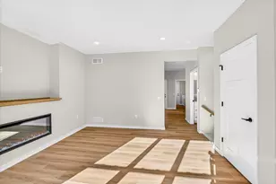 2807 Crinkle Root Dr, Fitchburg, WI 53711 - Photo 9