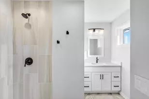 2807 Crinkle Root Dr, Fitchburg, WI 53711 - Photo 35