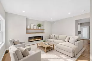 2807 Crinkle Root Dr, Fitchburg, WI 53711 - Photo 7