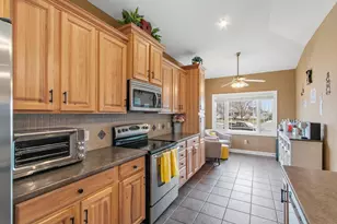 614 Woodhaven Ct, Cambridge, WI 53523 - Photo 9