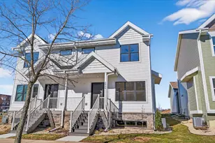 2809 Crinkle Root Dr, Fitchburg, WI 53711 - Photo 3