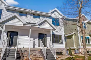 2809 Crinkle Root Dr, Fitchburg, WI 53711 - Photo 5