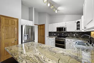 840 Vista Ridge Dr, Mount Horeb, WI 53572 - Photo 9