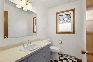 120 Walmar Dr, Sun Prairie, WI 53590 - Photo 23