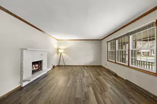 120 Walmar Dr, Sun Prairie, WI 53590 - Photo 3