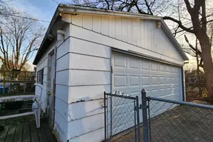 1878 Greenview Dr, Beloit, WI 53511 - Photo 7