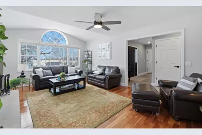 7600 Suffolk Down, Sun Prairie, WI 53590 - Photo 3