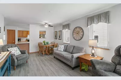 1507 Manassas Drive #51, Baraboo, WI 53913 - Photo 5