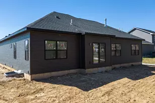 3829 N Woodbury Ln, Janesville, WI 53545 - Photo 7