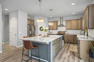 1198 Gracing Oaks Ln, Sun Prairie, WI 53590 - Photo 13