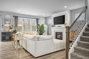 1198 Gracing Oaks Ln, Sun Prairie, WI 53590 - Photo 7