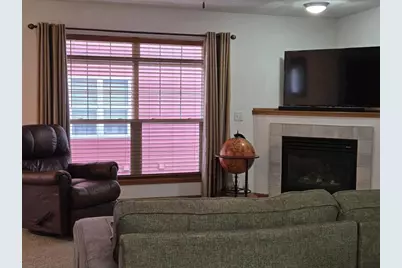 637 Garfield Avenue, Janesville, WI 53536 - Photo 9
