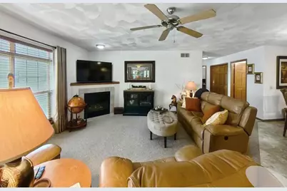 637 Garfield Avenue, Janesville, WI 53536 - Photo 5