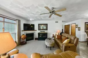 637 Garfield Ave, Janesville, WI 53536 - Photo 5